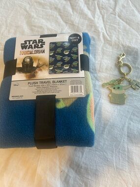 Disney Star Wars The Mandalorian Plush Travel Blanket & key chain - Blue, Green.